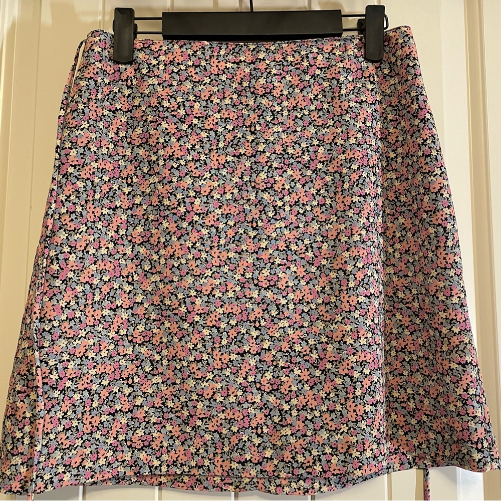 Women’s exact change floral skirt
